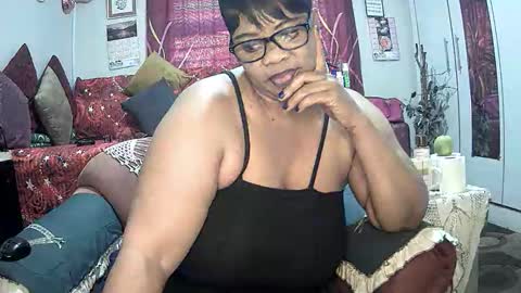 Snapshot of itumeleng74 chatting on 10.22.25 itumeleng74 online show from 10.22.25