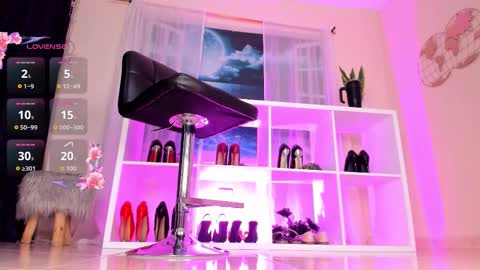 Snapshot of itzel__ chatting on 10.15.25 Call me Itzel online show from 10.15.25