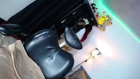 y  online show from 11.16.25