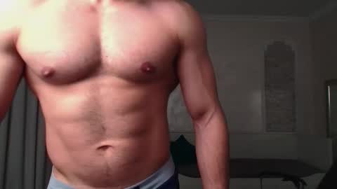 IvanHydee online show from 10.18.25