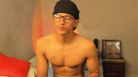 Snapshot of ivano_jones chatting on 12.07.24 Ivano online show from 12.07.24