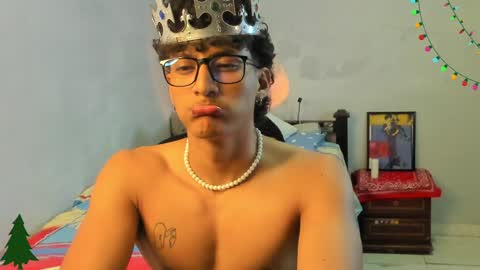 Snapshot of ivano_jones chatting on 12.12.24 Ivano online show from 12.12.24