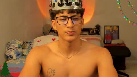 Snapshot of ivano_jones chatting on 12.21.24 Ivano online show from 12.21.24