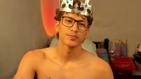 Snapshot of ivano_jones chatting on 01.11.25 Ivano online show from 01.11.25