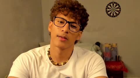 Snapshot of ivano_jones chatting on 02.03.25 Ivano online show from 02.03.25