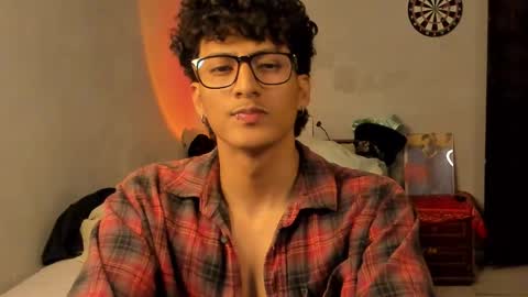 Snapshot of ivano_jones chatting on 02.14.25 Ivano online show from 02.14.25