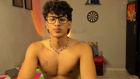 Snapshot of ivano_jones chatting on 03.02.25 Ivano online show from 03.02.25