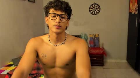 Snapshot of ivano_jones chatting on 03.08.25 Ivano online show from 03.08.25