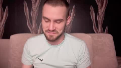 Snapshot of iveran_love1 chatting on 10.20.25 iveran online show from 10.20.25