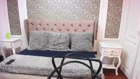 Ivet  online show from 10.15.25