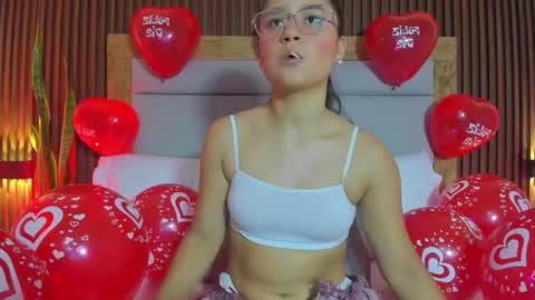 Snapshot of ivette_swan chatting on 02.14.26 I V E T T E online show from 02.14.26