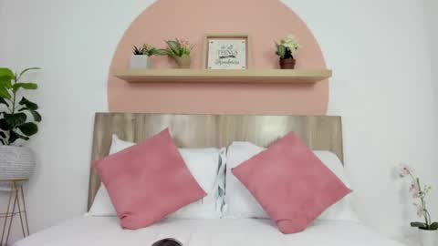 Snapshot of ivette_swan chatting on 02.17.26 I V E T T E online show from 02.17.26