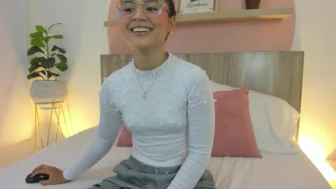 Snapshot of ivette_swan chatting on 02.18.26 I V E T T E online show from 02.18.26