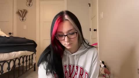 Snapshot of iveyjade33 chatting on 10.01.25 ivey jade online show from 10.01.25