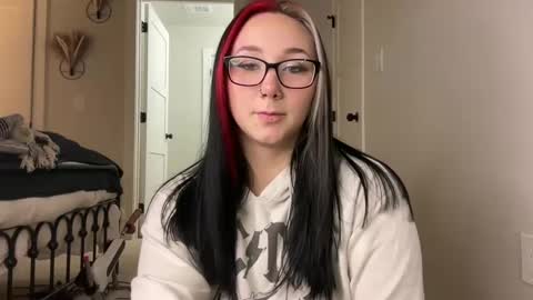 Snapshot of iveyjade33 chatting on 10.03.25 ivey jade online show from 10.03.25