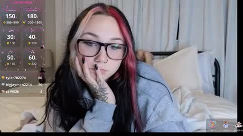 Snapshot of iveyjade33 chatting on 10.10.25 ivey jade online show from 10.10.25