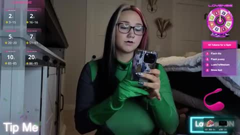 Snapshot of iveyjade33 chatting on 10.14.25 ivey jade online show from 10.14.25