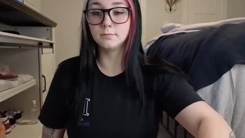 Snapshot of iveyjade33 chatting on 10.29.25 ivey jade online show from 10.29.25