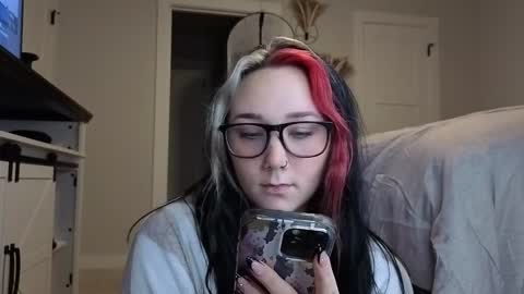 Snapshot of iveyjade33 chatting on 11.12.25 ivey jade online show from 11.12.25