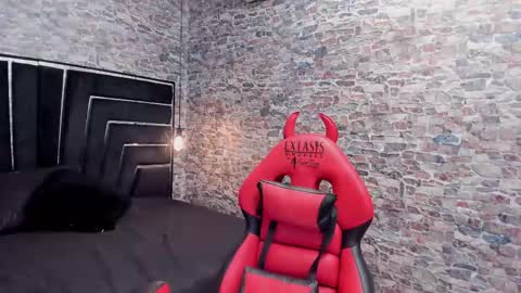 Ivis  online show from 02.10.25