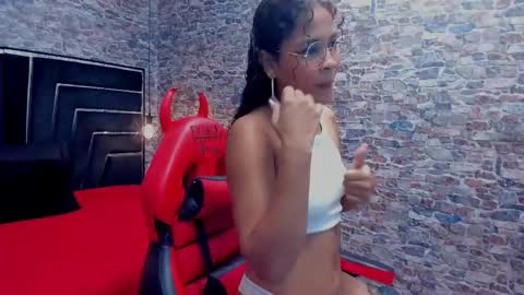 Ivis  online show from 02.13.25