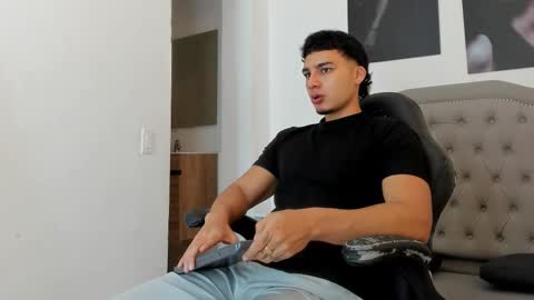 Snapshot of ivo_beischel chatting on 10.04.25 Ivo Beischel online show from 10.04.25