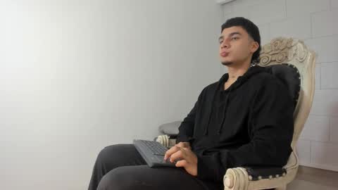 Snapshot of ivo_beischel chatting on 10.12.25 Ivo Beischel online show from 10.12.25