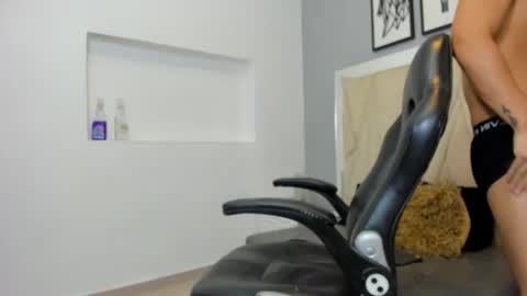 Snapshot of ivo_beischel chatting on 10.13.25 Ivo Beischel online show from 10.13.25