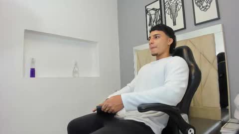 Snapshot of ivo_beischel chatting on 10.16.25 Ivo Beischel online show from 10.16.25