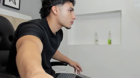 Snapshot of ivo_beischel chatting on 10.22.25 Ivo Beischel online show from 10.22.25