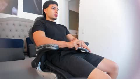 Snapshot of ivo_beischel chatting on 11.11.25 Ivo Beischel online show from 11.11.25