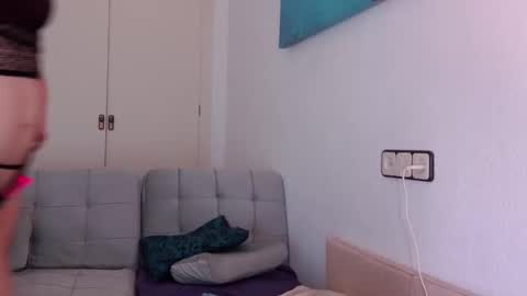 Snapshot of ivonne_hilton chatting on 01.28.25 Ivonne online show from 01.28.25