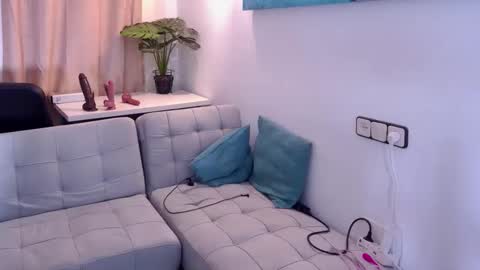 Snapshot of ivonne_hilton chatting on 10.24.25 Ivonne online show from 10.24.25