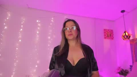 N A T H A L Y   online show from 10.15.25