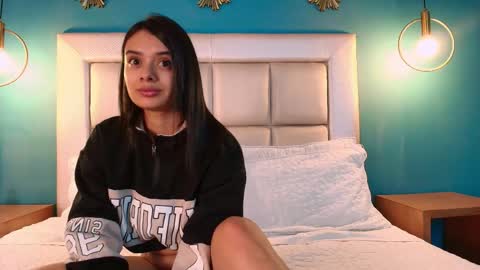Snapshot of ivonny_x chatting on 05.25.26 Ivon online show from 05.25.26