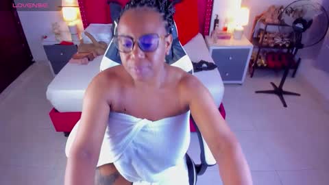 Snapshot of ivonsanchez chatting on 09.15.25 IVONSANCHEZ online show from 09.15.25