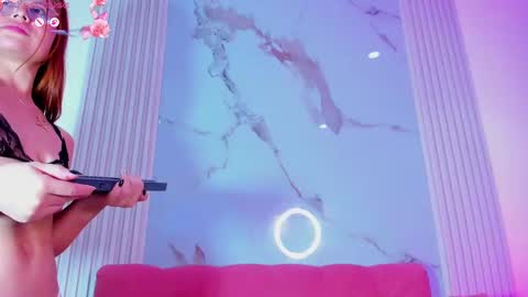 Snapshot of ivonymiller chatting on 10.05.25 ivonymiller online show from 10.05.25