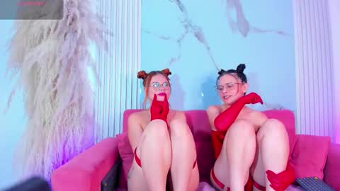 Snapshot of ivonymiller chatting on 10.12.25 ivonymiller online show from 10.12.25