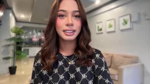 kirstenelsie online show from 10.17.25