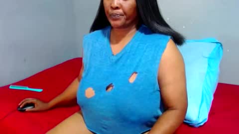IVORYTITS48 online show from 01.13.25
