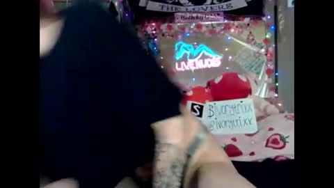 Snapshot of ivorytrixx chatting on 05.31.26 ivorytrixx online show from 05.31.26