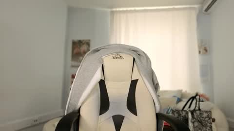 Snapshot of ivyhoney chatting on 09.28.25 IVY - Follow me 3 online show from 09.28.25