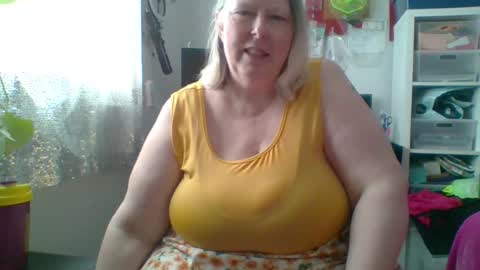 Snapshot of ivyjane3522 chatting on 07.13.26 ivyjane3522 online show from 07.13.26