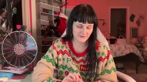 Snapshot of ivyminxxx chatting on 12.25.24 Ivy Minxxx online show from 12.25.24