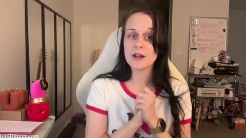 Snapshot of ivyminxxx chatting on 02.13.26 Ivy Minxxx online show from 02.13.26