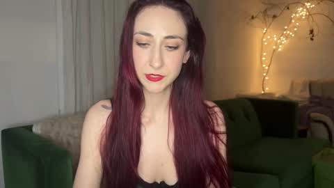 Snapshot of ivyrosiex chatting on 02.12.25 Ivy Rosie online show from 02.12.25