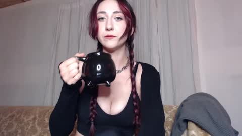 Snapshot of ivyrosiex chatting on 10.01.25 Ivy Rosie online show from 10.01.25