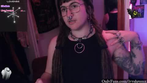 Snapshot of ivyshrumx chatting on 11.14.25 Ivy ShrumX online show from 11.14.25