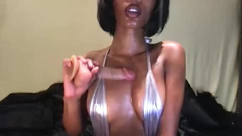 ivyskye_ online show from 06.08.26