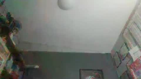 Snapshot of iwanttodoextremethings chatting on 10.21.25 iwanttodoextremethings online show from 10.21.25